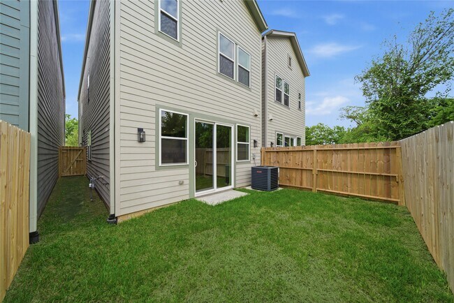 Building Photo - 4441 Gunter St