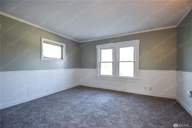 Building Photo - 2926 Robin Rd