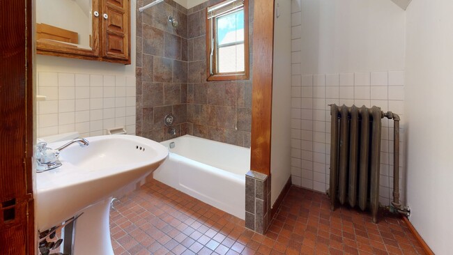 Building Photo - Affordable 5-Bedroom House - Close to U of...