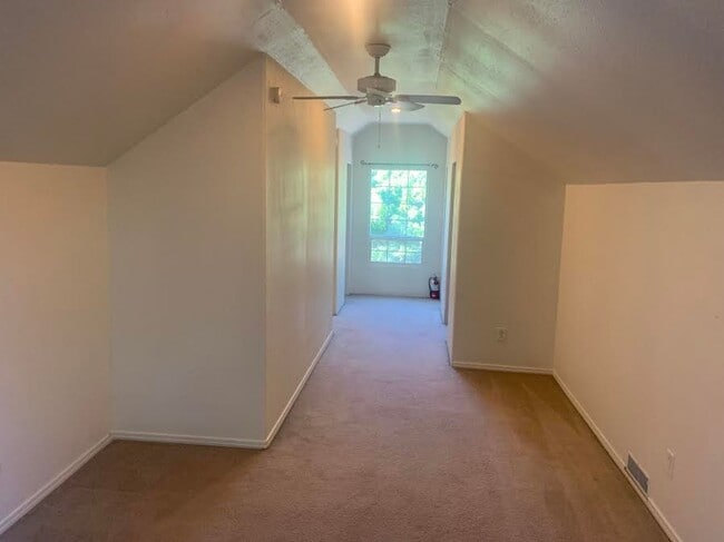 Building Photo - Colonial Style Home on Park-Like Grounds