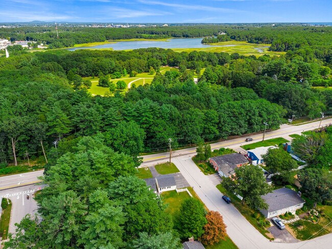 Building Photo - 6 Elwyn Rd