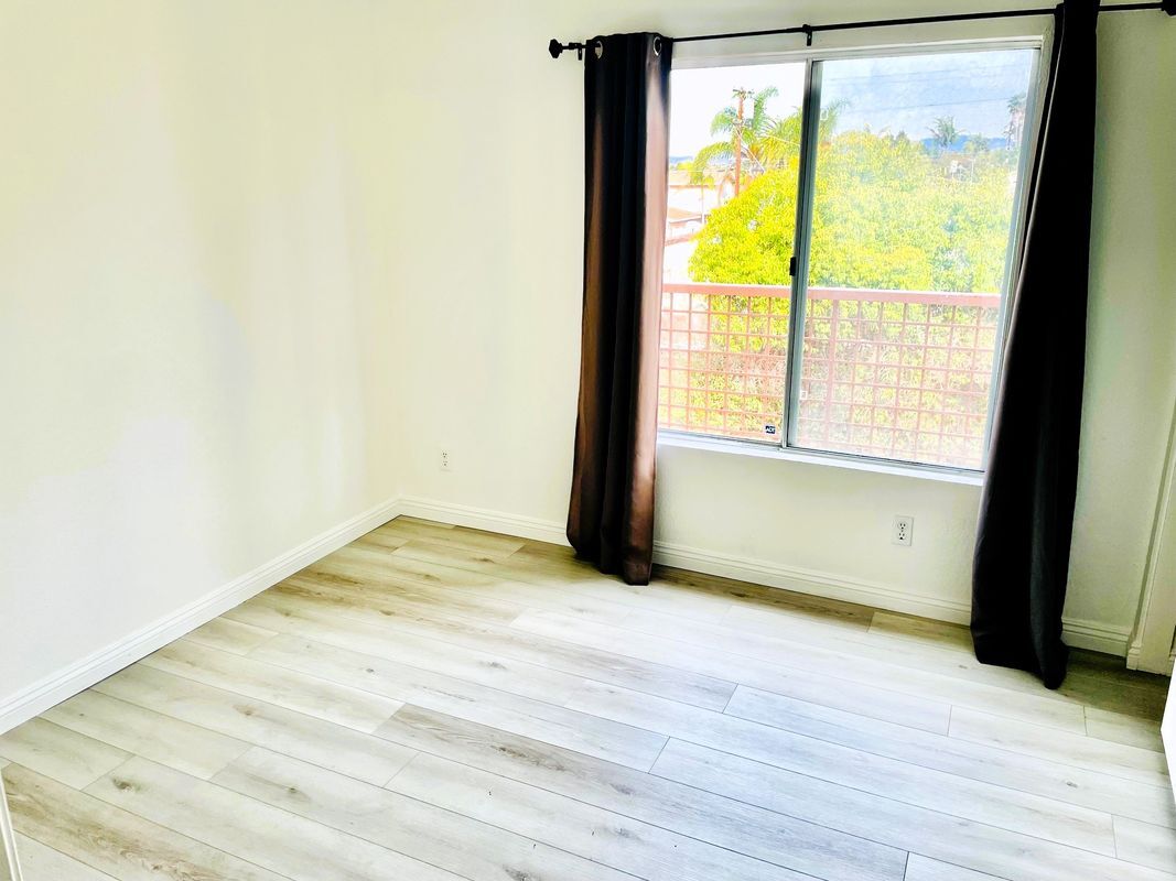 Building Photo - 515 Lands End Way