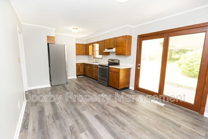 Building Photo - 8911 Drake Parkway Rd