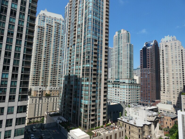 Building Photo - 10 E Ontario St