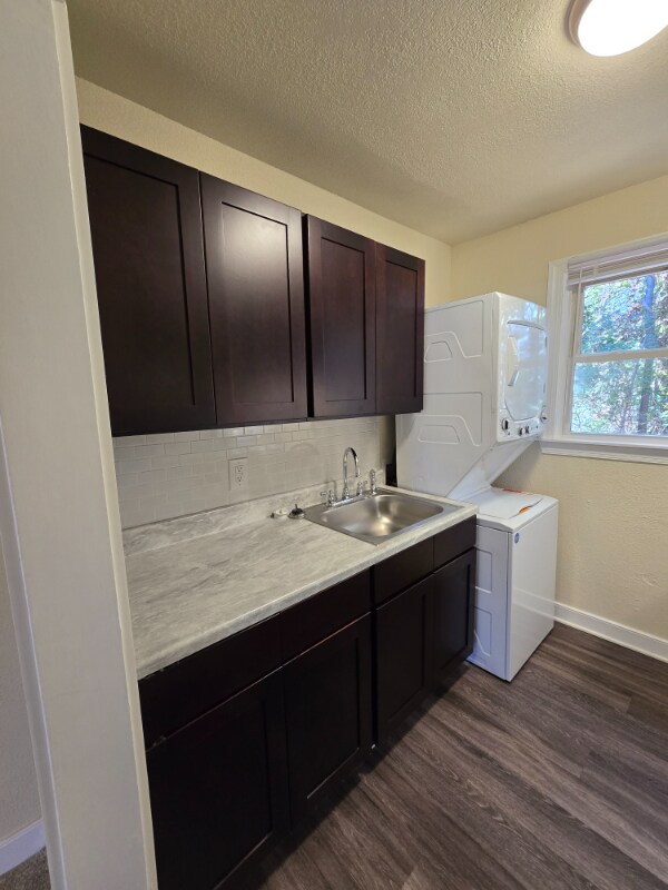 Building Photo - 1517 Halifax St