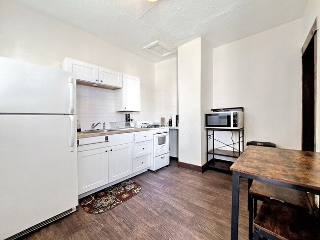 Building Photo - 1209 Central Ave