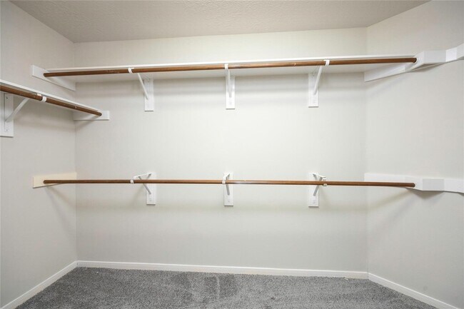 Building Photo - 22907 Breton Point Dr