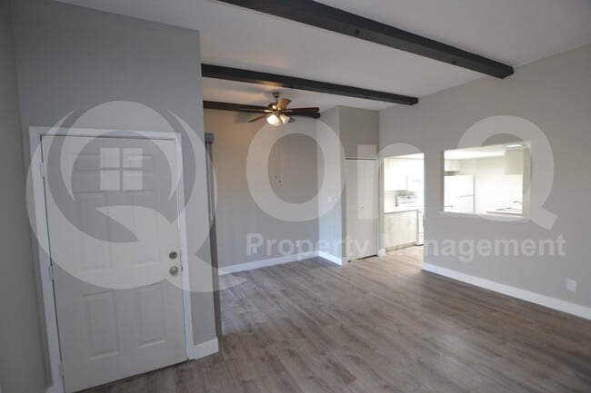 Building Photo - 518 S Allred Dr