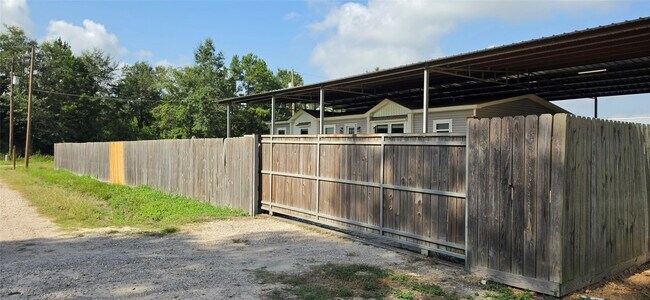 Building Photo - 2571 Lee Turner Rd
