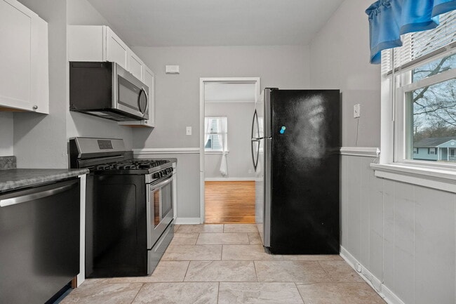 Building Photo - 908 N 38th St