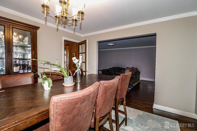 Building Photo - 71 Woodbridge Ave