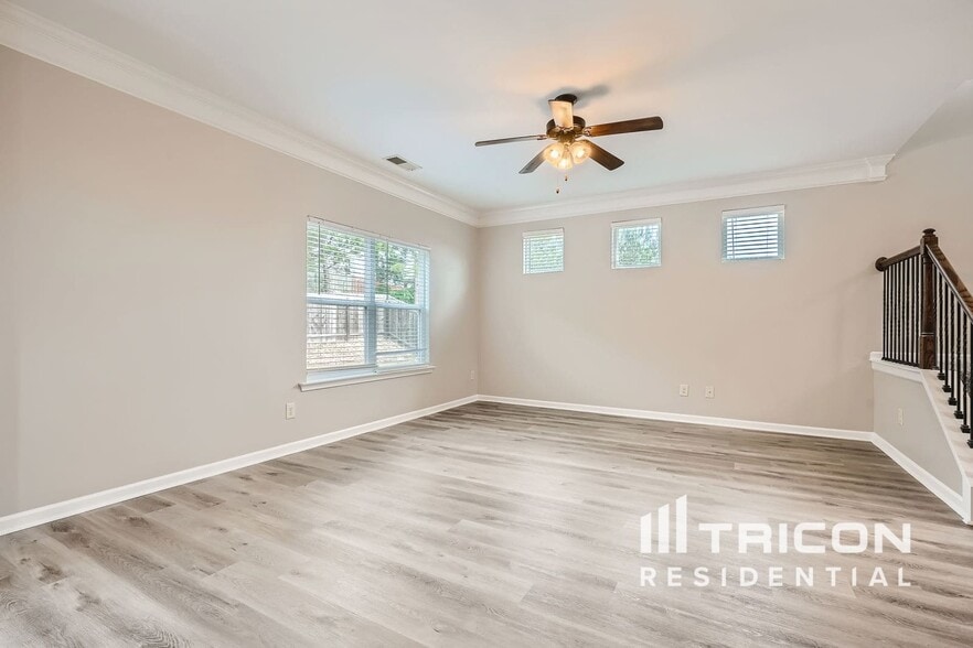 Building Photo - 247 Bollen Ln