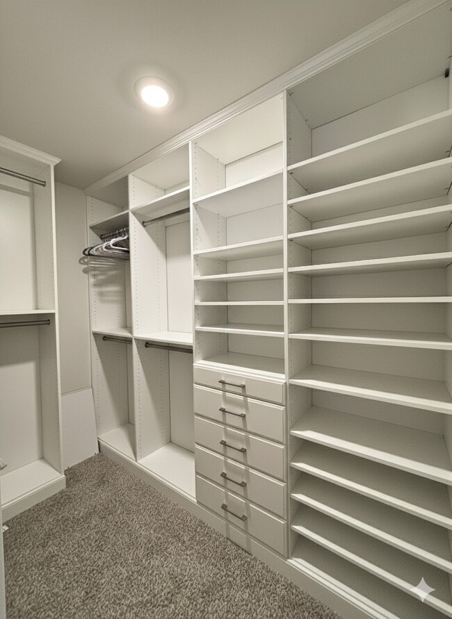 Building Photo - 359 Forest Edge Ave