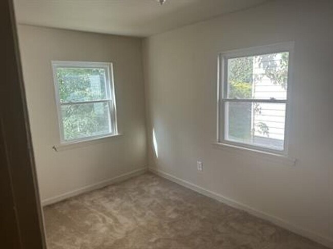 Building Photo - 3 bed/ 1 bath House for rent Clairton, PA