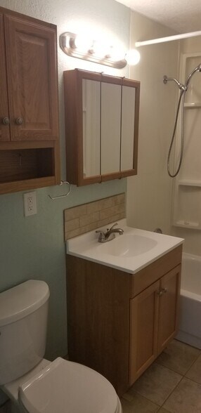 Building Photo - 1713 Anderson St