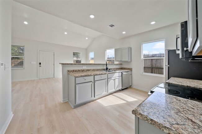 Building Photo - 4415 Castor St