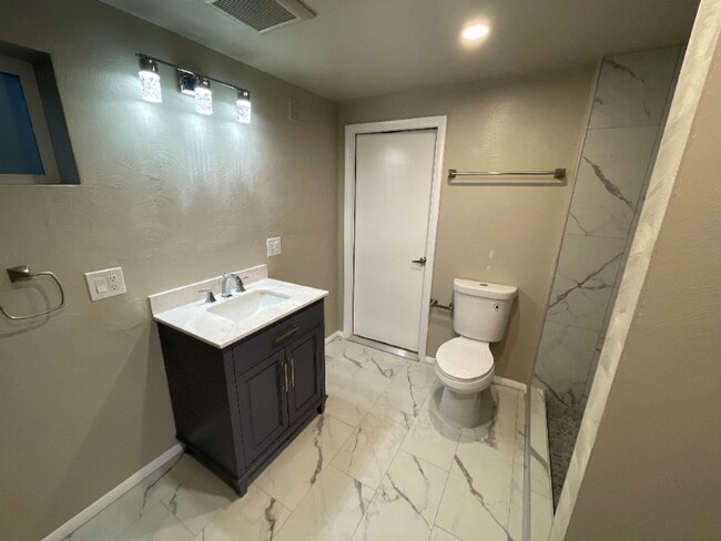 Building Photo - 24 El Sereno Dr
