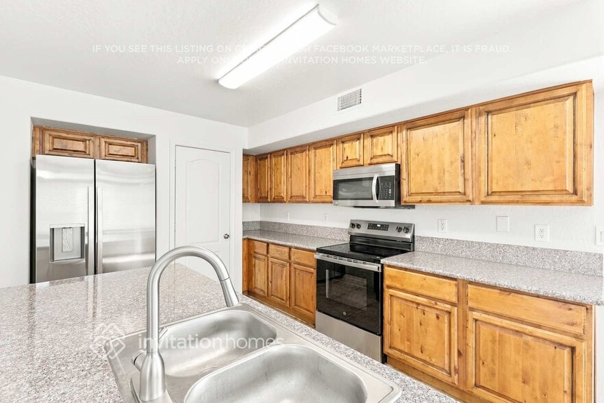 Building Photo - 15439 W Cottonwood Cir