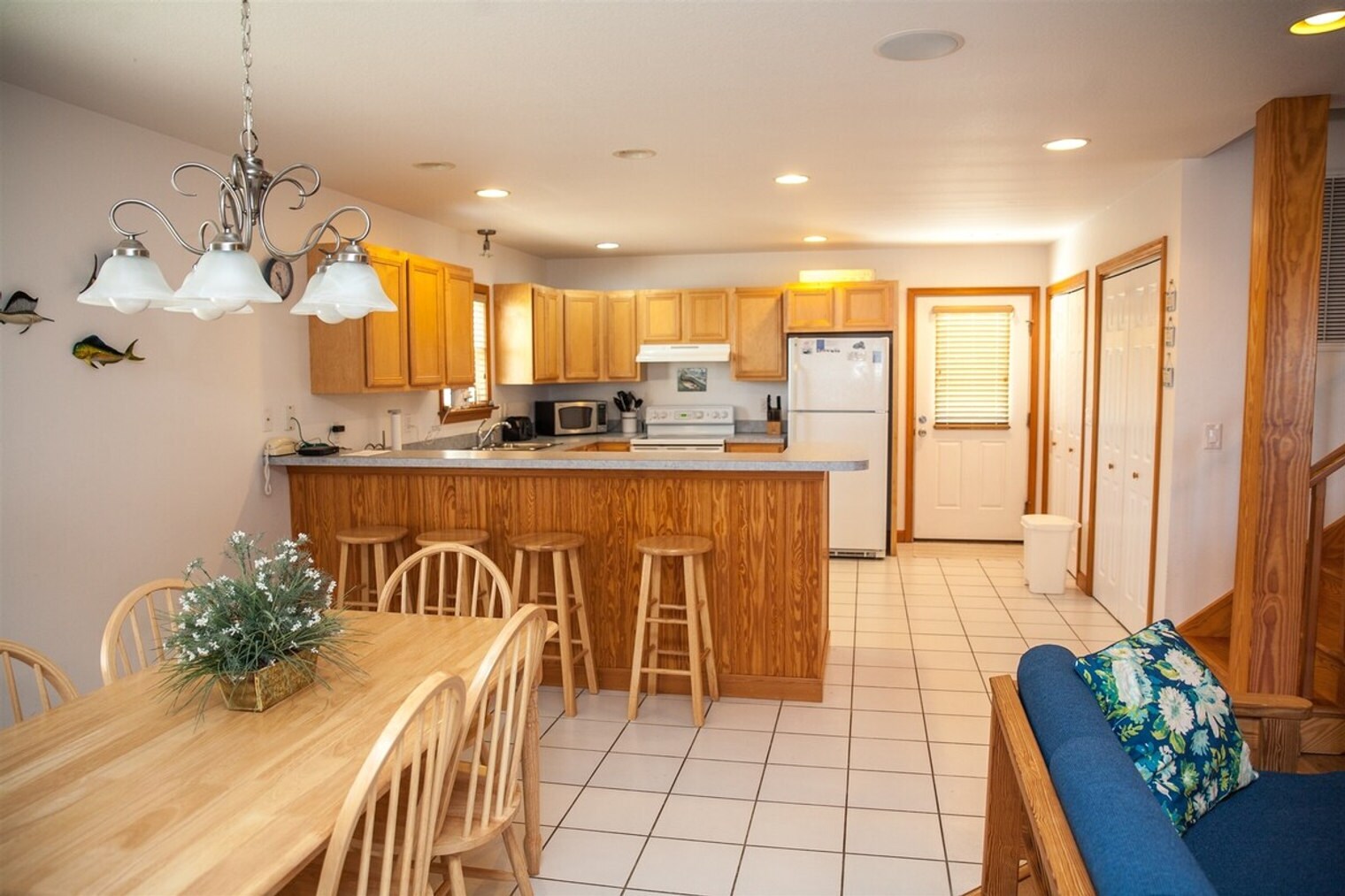 Building Photo - 48184 Decoy Dr