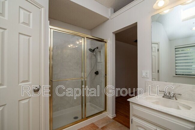 Building Photo - 618 Stone Canyon Dr