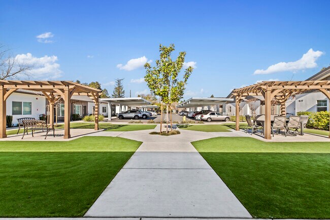 Building Photo - 2600 W Rumble Rd