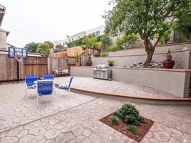 Building Photo - 49 Saint Michaels Ct