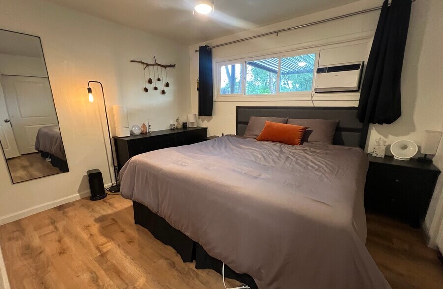 Example of finished primary bedroom - 1116 E Fountain Blvd
