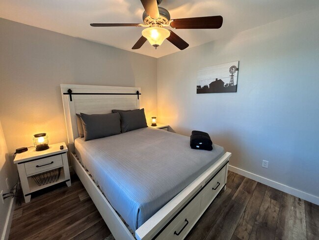 Building Photo - Beautiful fully furnished 4-bedroom, 2.5-bath home located near downtown Gilbert!