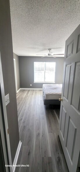 Master Bedroom Entrance - 140 Brentwood Dr