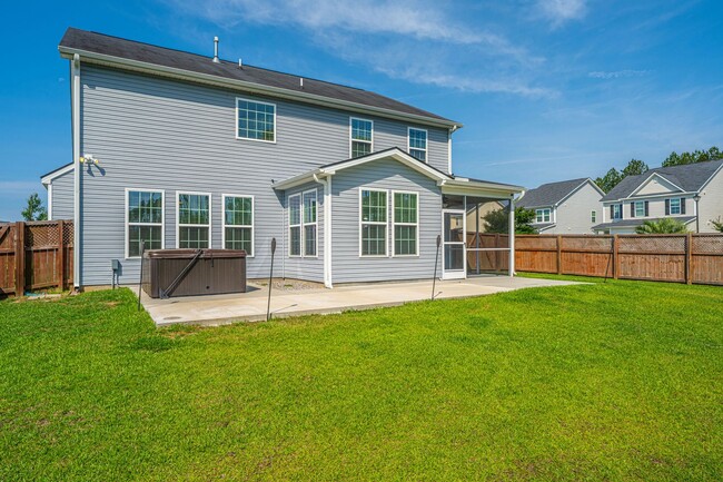 Building Photo - 201 Bigleaf Ct