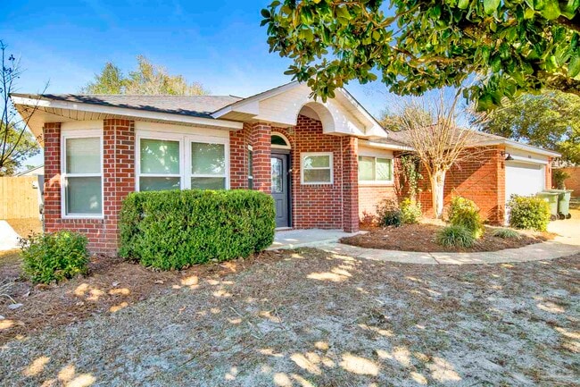 Building Photo - 512 Batten Blvd