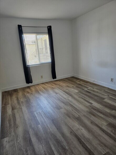 Building Photo - 2218 W Imperial Hwy