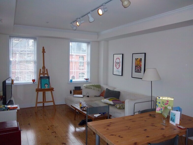 Building Photo - 510 S Ann St