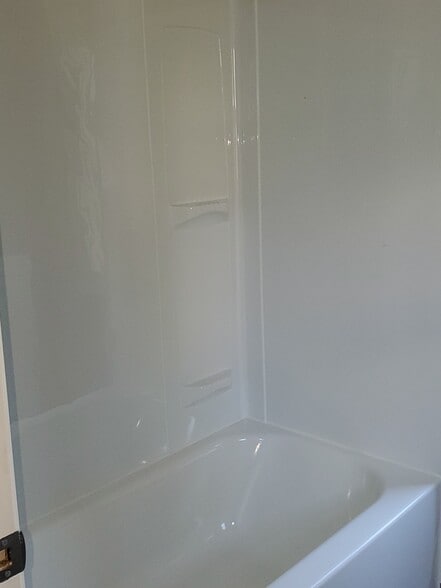 bathroom - 2905 California Ave