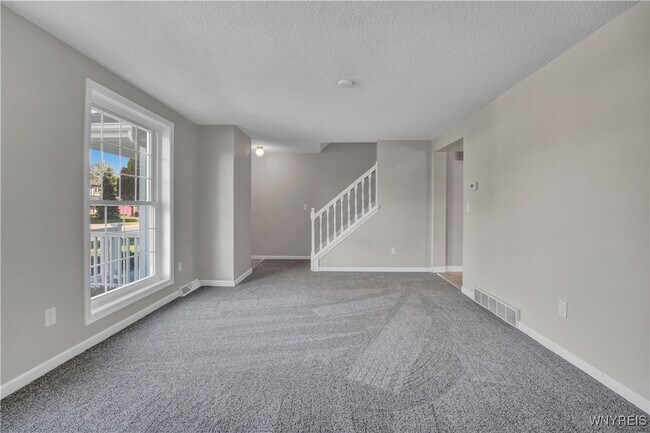 Building Photo - 93 Jessica Ln
