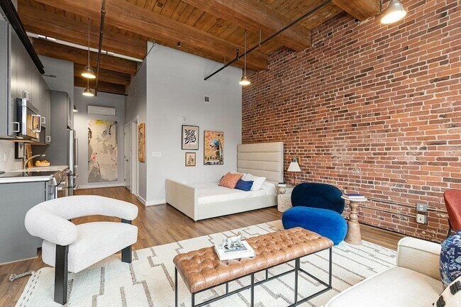 Building Photo - 63 Melcher St