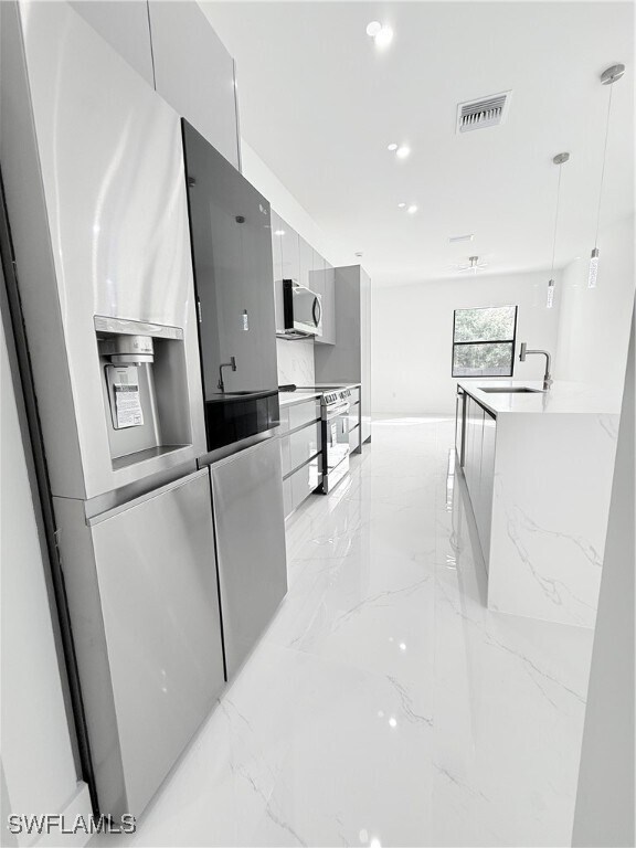 Building Photo - 702 Zemil Ct
