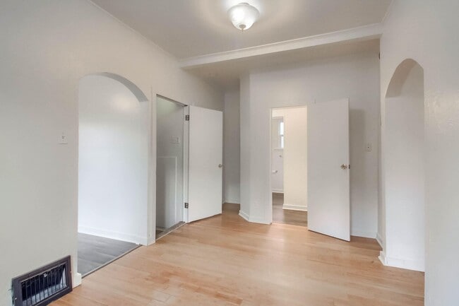 Building Photo - Charming 3 bedroom House in the heart of E...