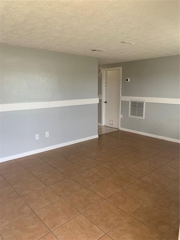 Building Photo - 2215 Pamela Dr