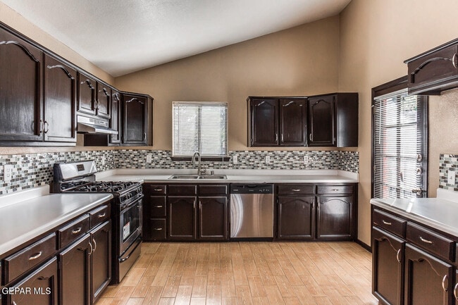 Building Photo - 4352 Loma De Brisas Dr