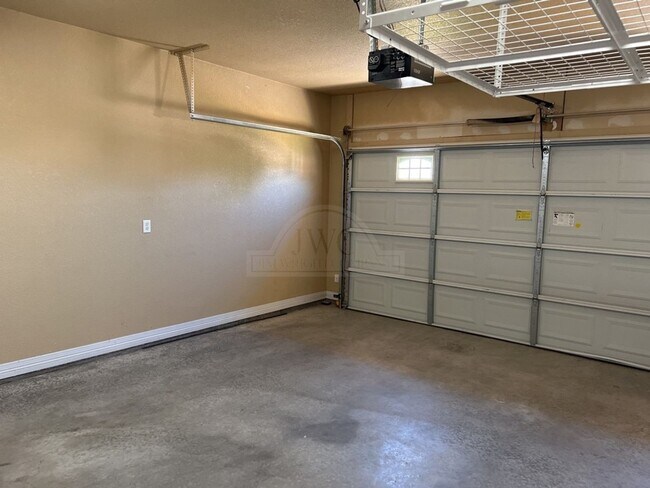 Building Photo - 203 Weeping Willow Ct