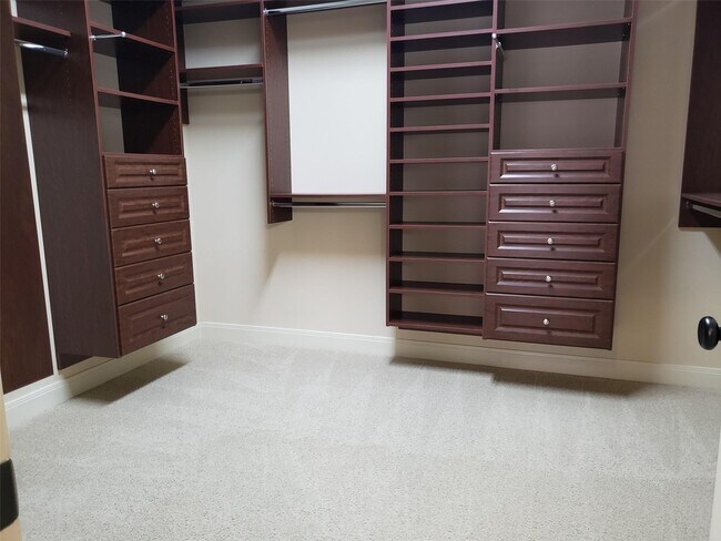 Building Photo - 5402 Valley Country Ln