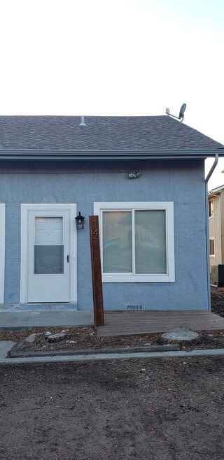 Building Photo - 147 Wellington St