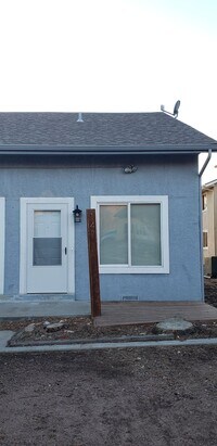Building Photo - 147 Wellington St