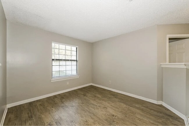 Building Photo - 1371 High Plains Dr W