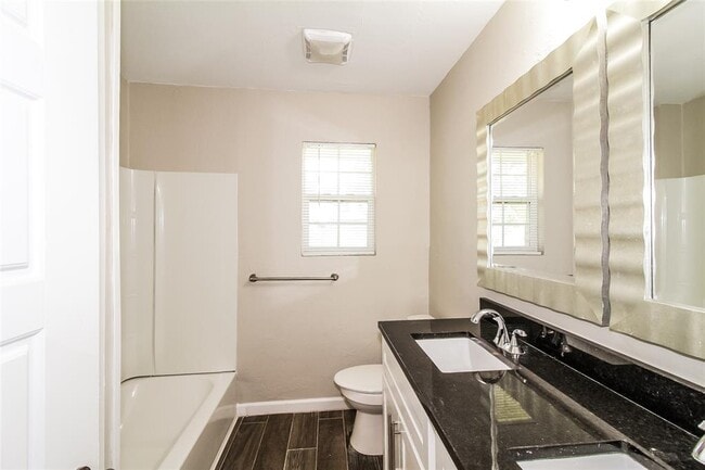 Building Photo - 1613 SW 61st Terrace