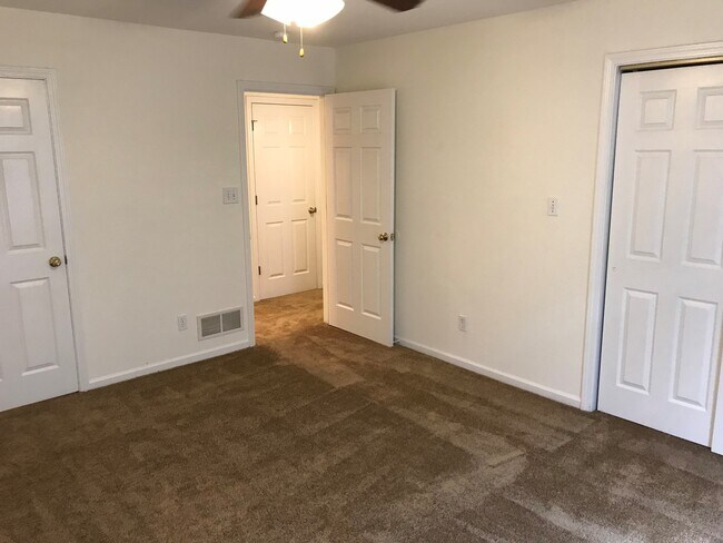 Building Photo - 1704-1706-1706 Juniper Dr