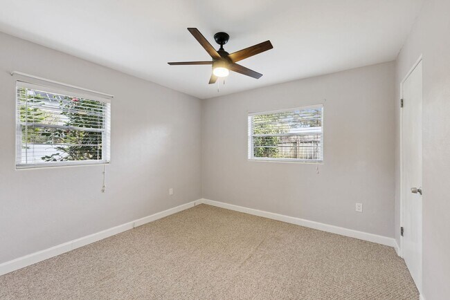 Building Photo - Conway Area 3B/1.5B Home with Fantastic Backyard and NO HOA!