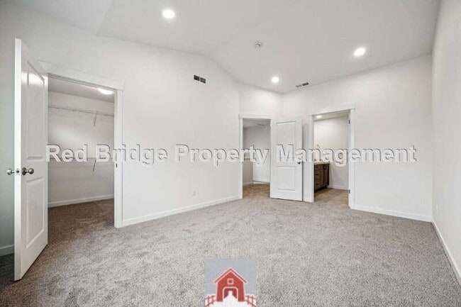 Building Photo - 2795 S Heather St