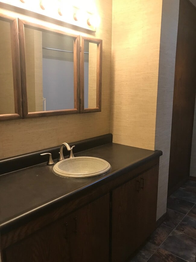 Building Photo - Massive - Remodeled 5 bedroom home!!